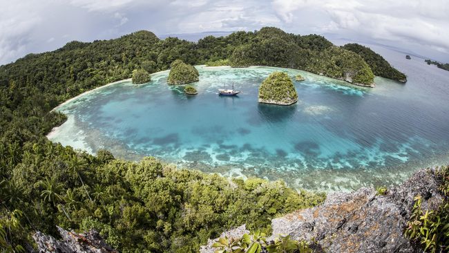 Pulau Surga Ini Tak Mau Rusak karena Turis